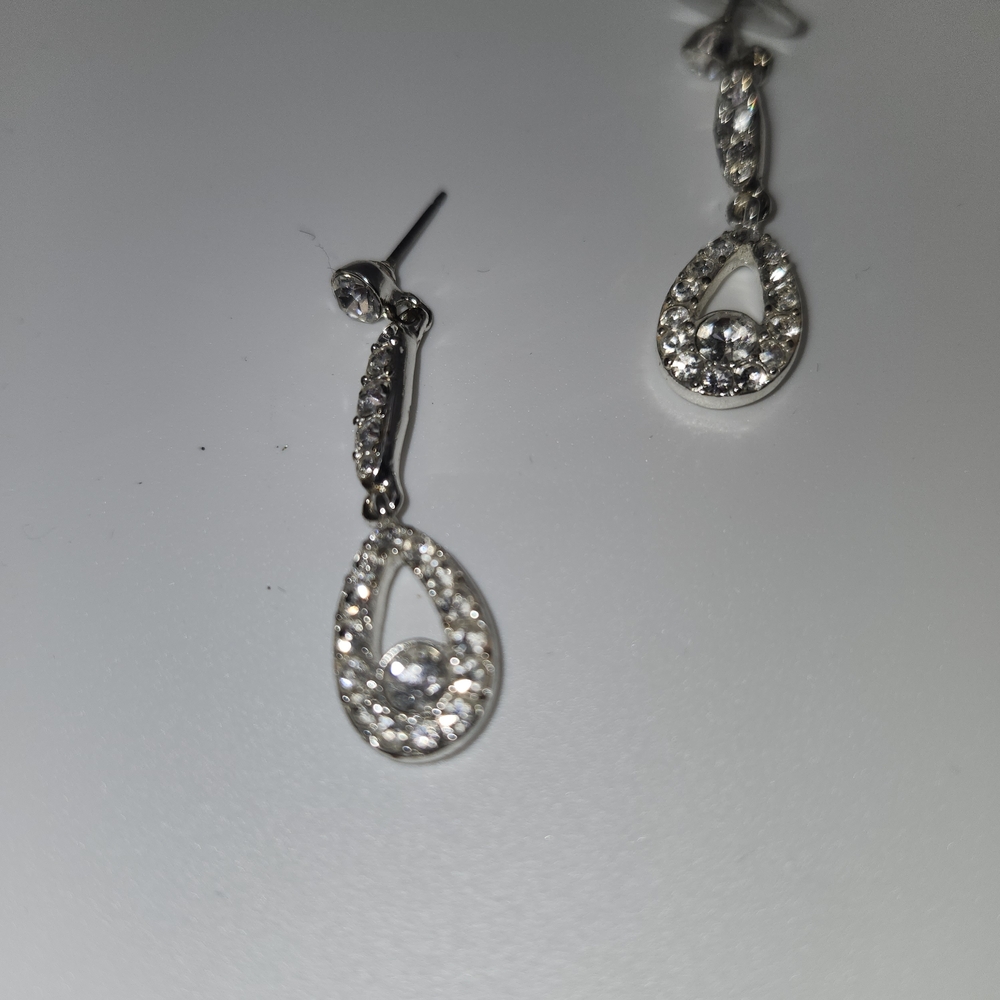 Source Unknown Sparkling Silver Teardrop Earrings - image 1